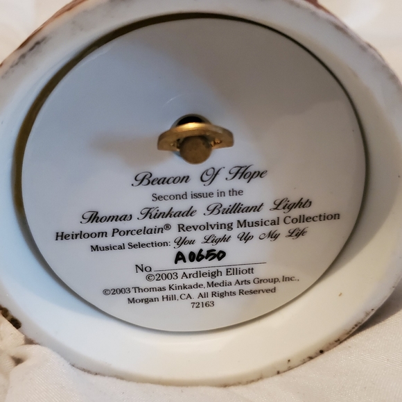 Ardleigh Elliott Thomas Kinkade Beacon of Hope Lighthouse. - Picture 5 of 5